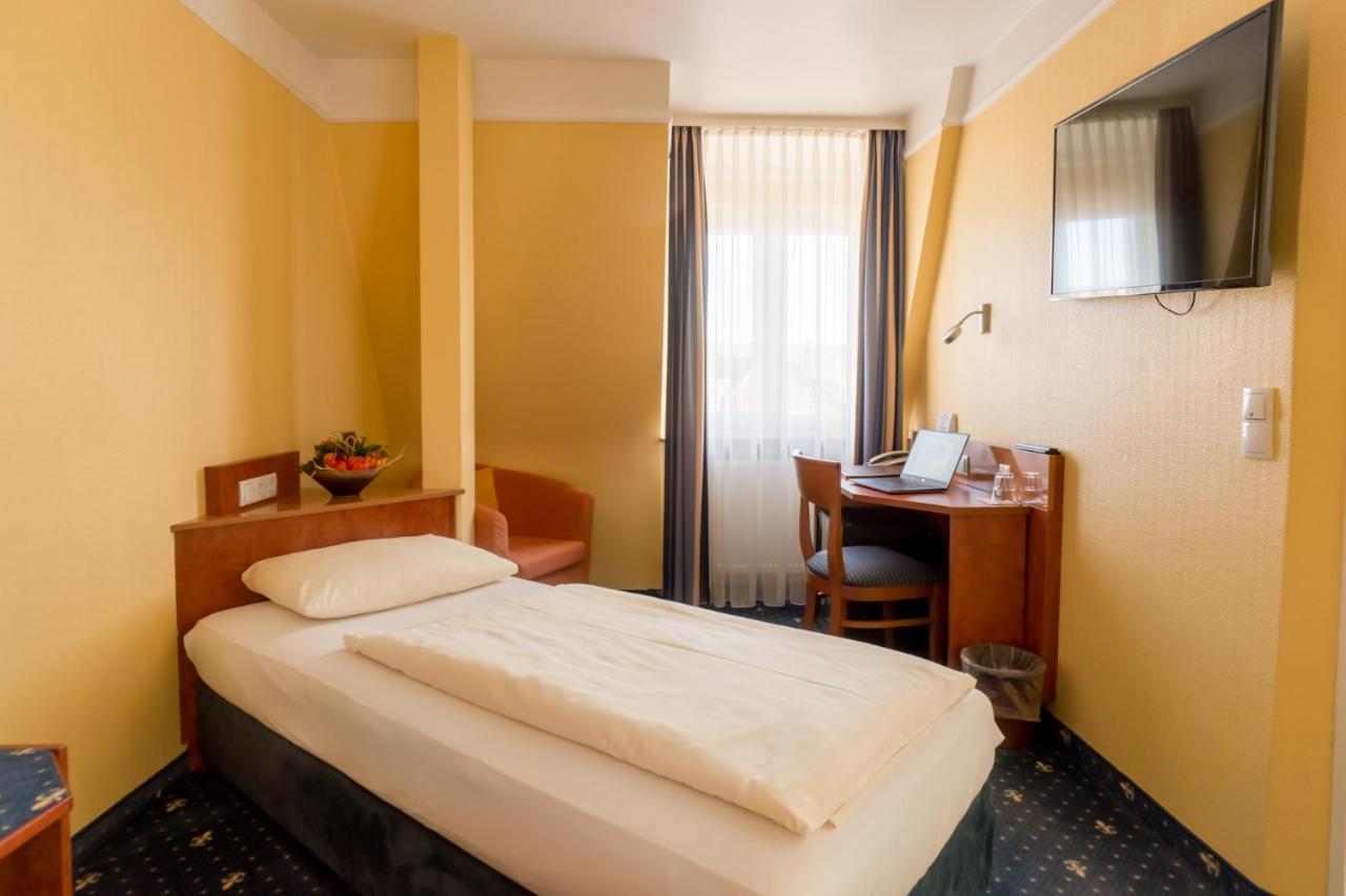 Aparthotel Astro - Nichtraucherhotel شتوتغارت المظهر الخارجي الصورة