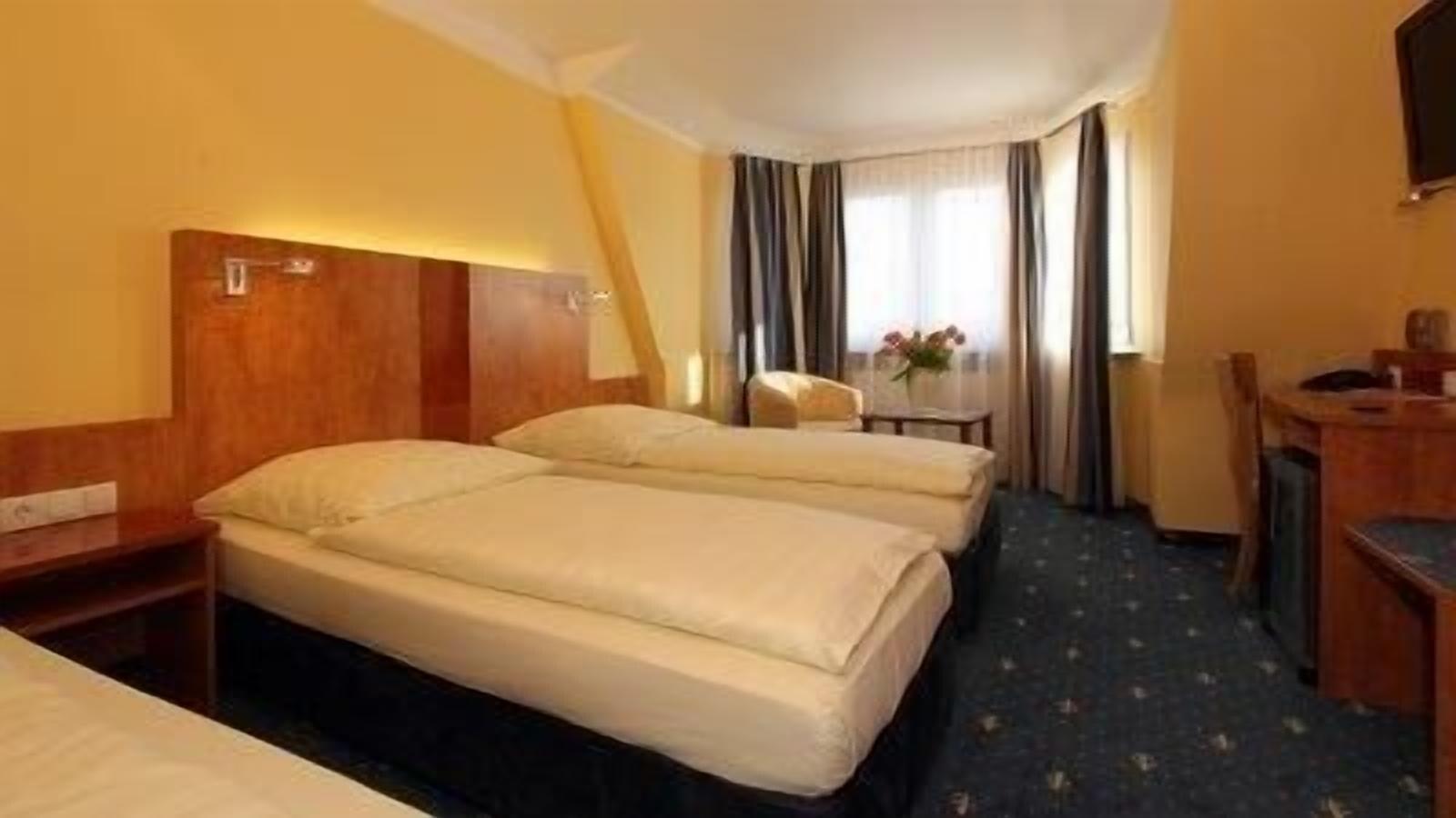 Aparthotel Astro - Nichtraucherhotel شتوتغارت المظهر الخارجي الصورة