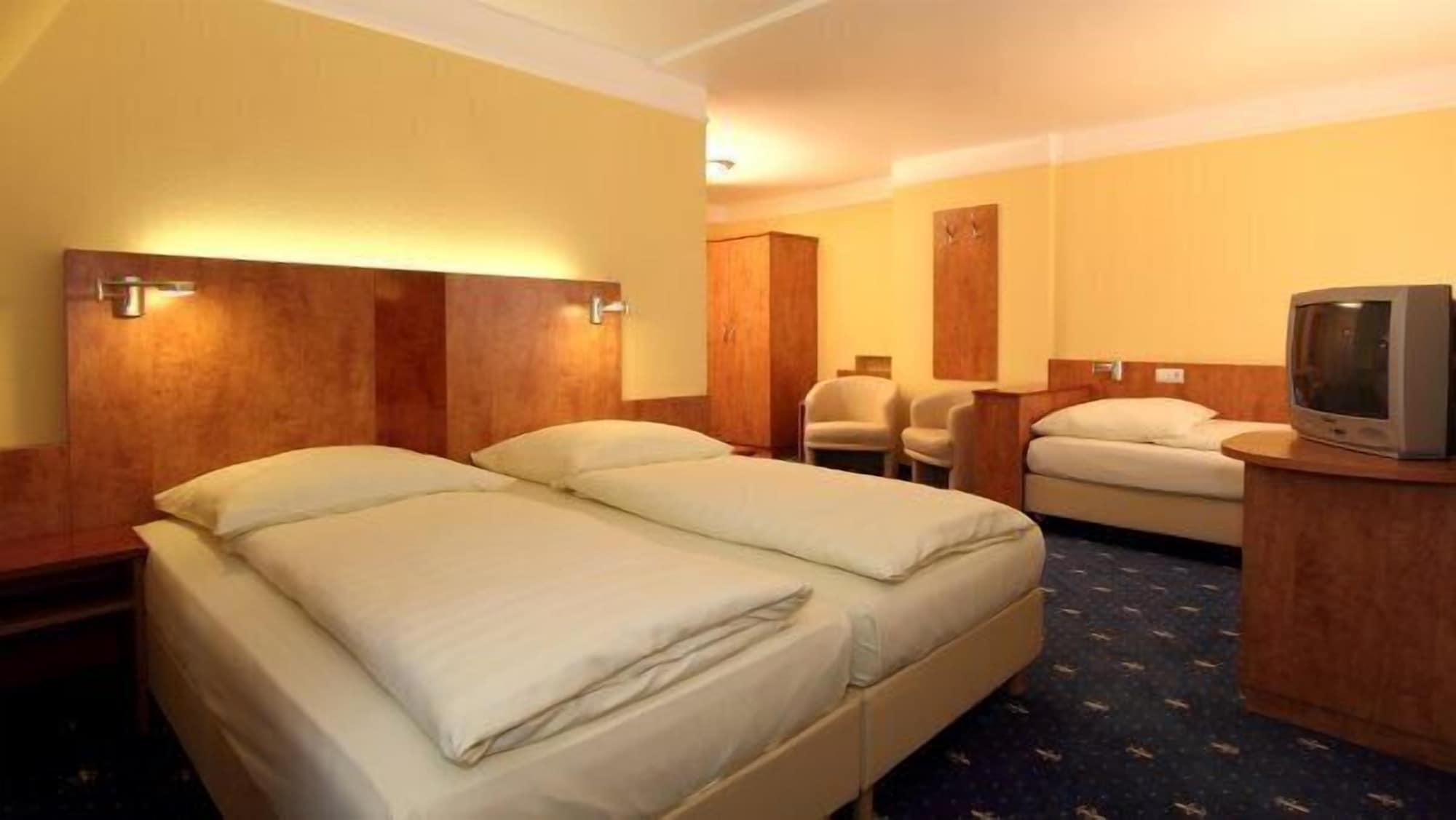 Aparthotel Astro - Nichtraucherhotel شتوتغارت المظهر الخارجي الصورة
