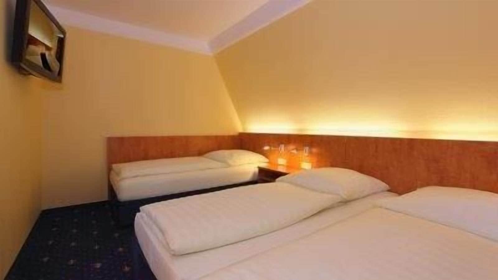 Aparthotel Astro - Nichtraucherhotel شتوتغارت المظهر الخارجي الصورة
