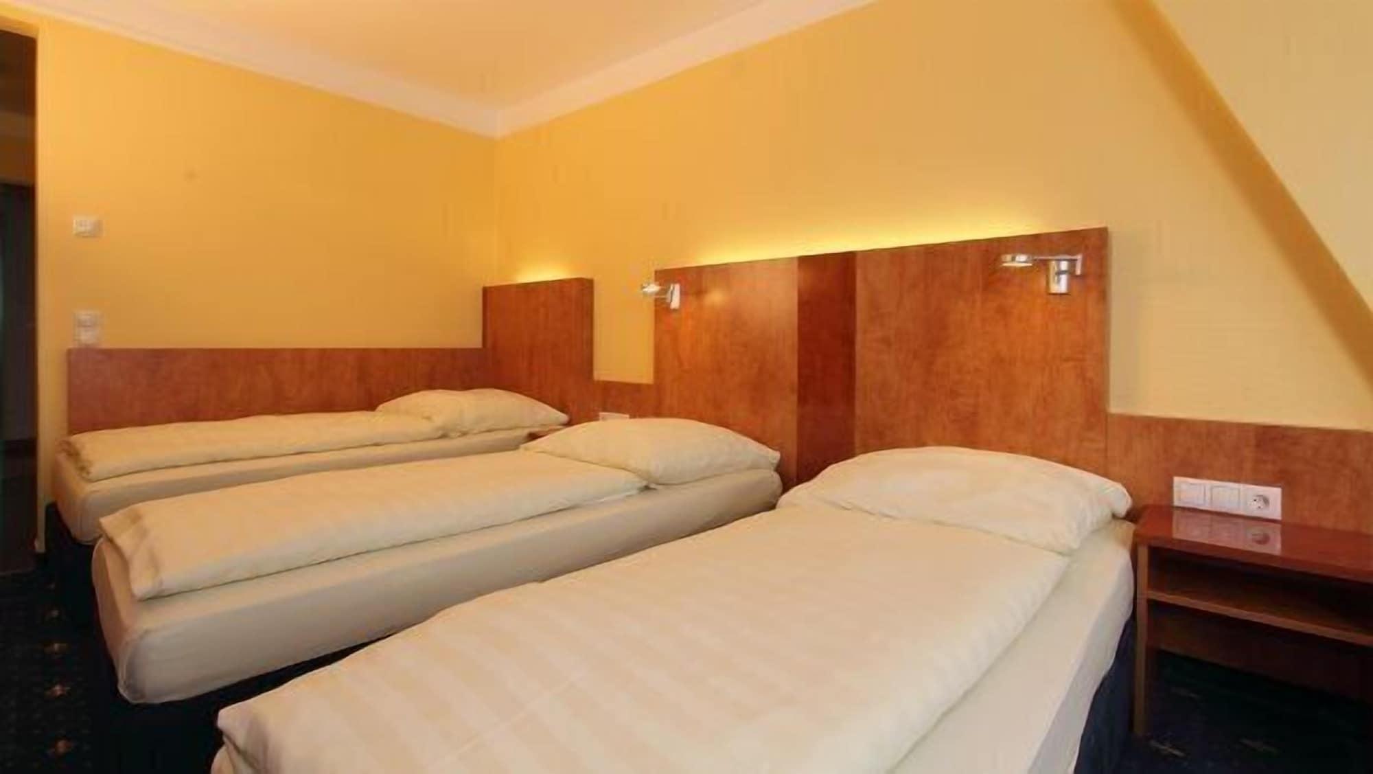Aparthotel Astro - Nichtraucherhotel شتوتغارت المظهر الخارجي الصورة