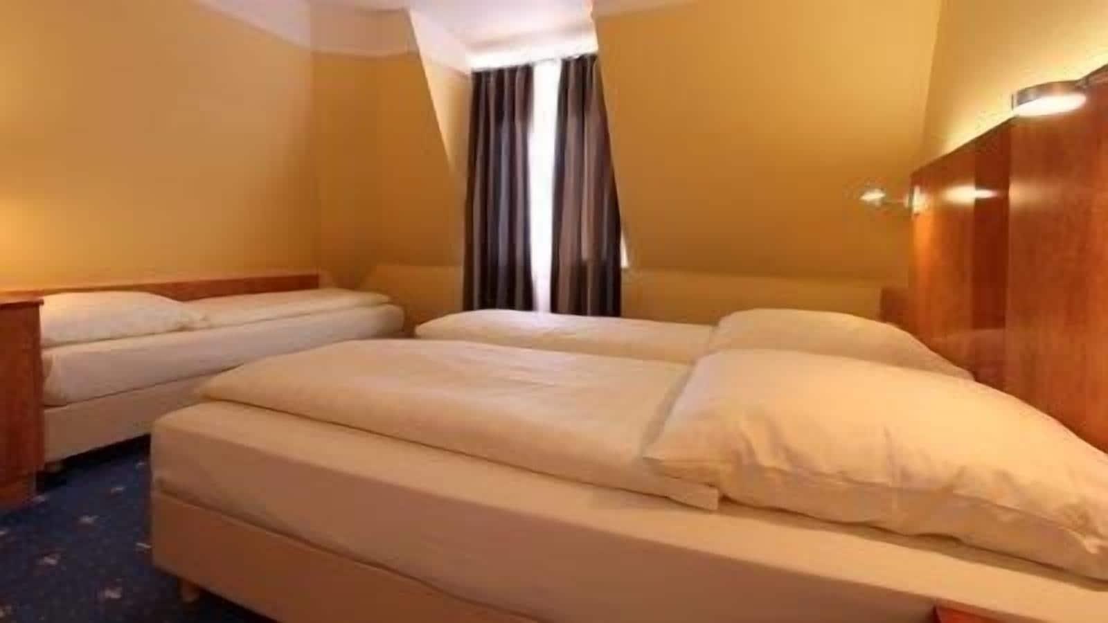 Aparthotel Astro - Nichtraucherhotel شتوتغارت المظهر الخارجي الصورة