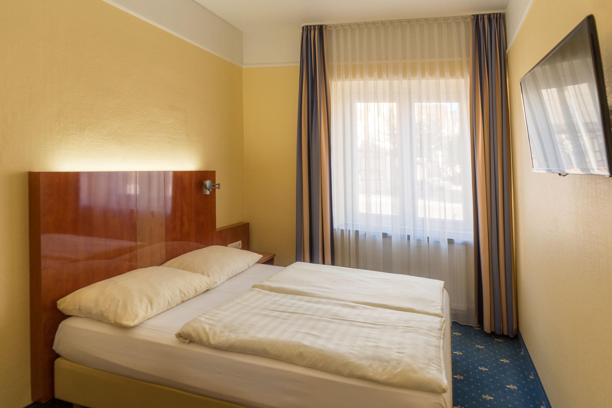 Aparthotel Astro - Nichtraucherhotel شتوتغارت المظهر الخارجي الصورة