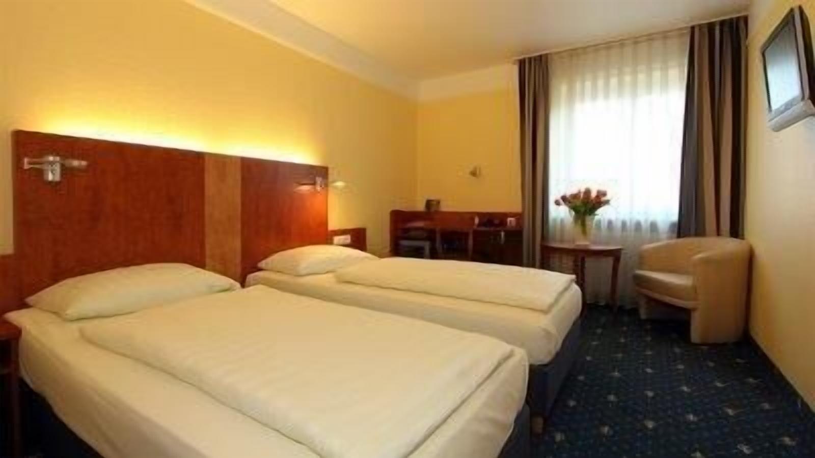 Aparthotel Astro - Nichtraucherhotel شتوتغارت المظهر الخارجي الصورة