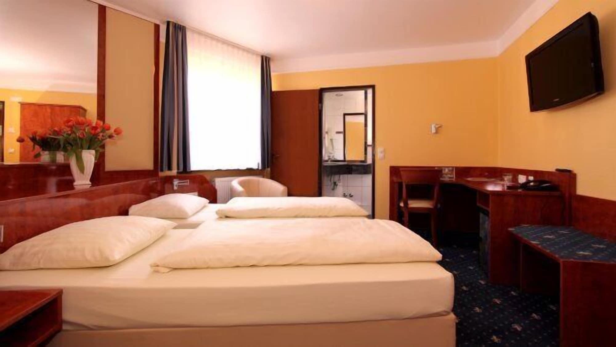Aparthotel Astro - Nichtraucherhotel شتوتغارت المظهر الخارجي الصورة