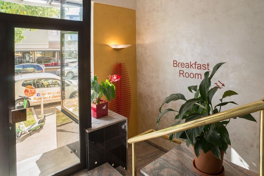 Aparthotel Astro - Nichtraucherhotel شتوتغارت المظهر الخارجي الصورة