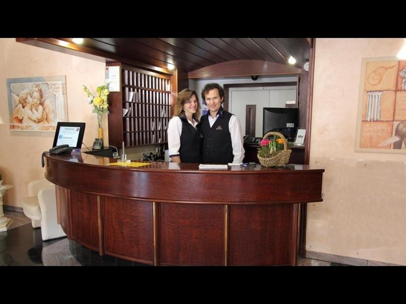 Aparthotel Astro - Nichtraucherhotel شتوتغارت المظهر الخارجي الصورة